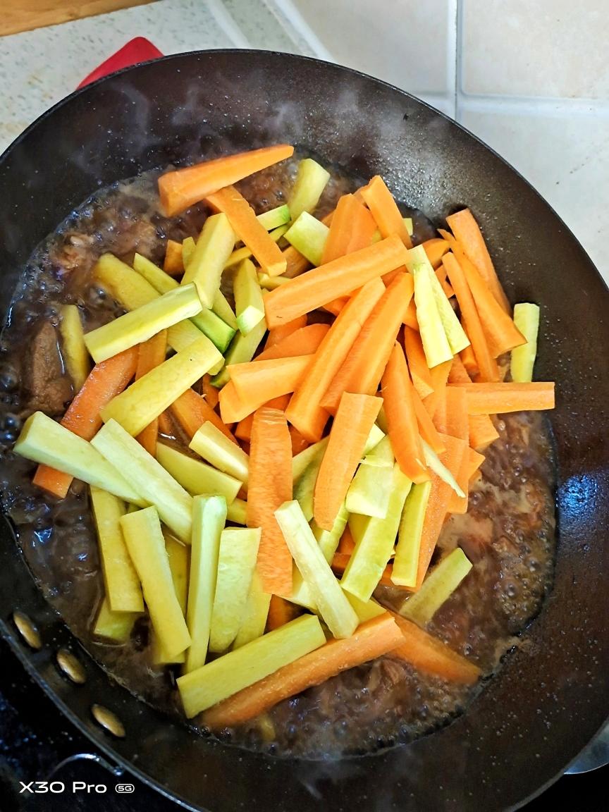 新疆抓饭（简单又好吃的电饭锅版）的做法 步骤8