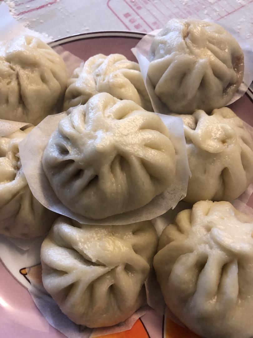 皮薄馅多汤汁浓郁的大肉包