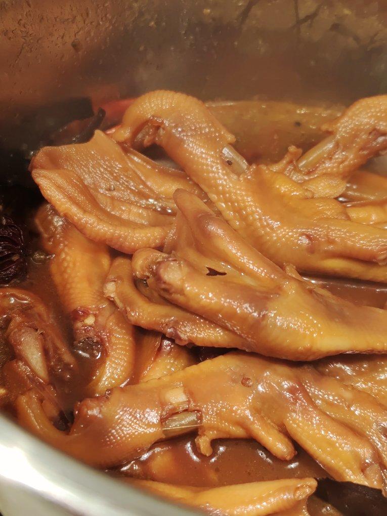 辣味卤鸭掌