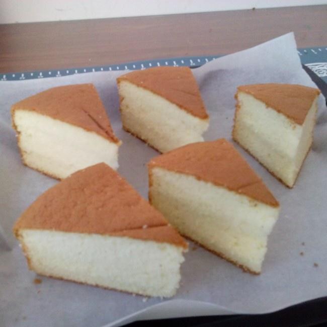 椰香海绵蛋糕（7寸）的做法 步骤7