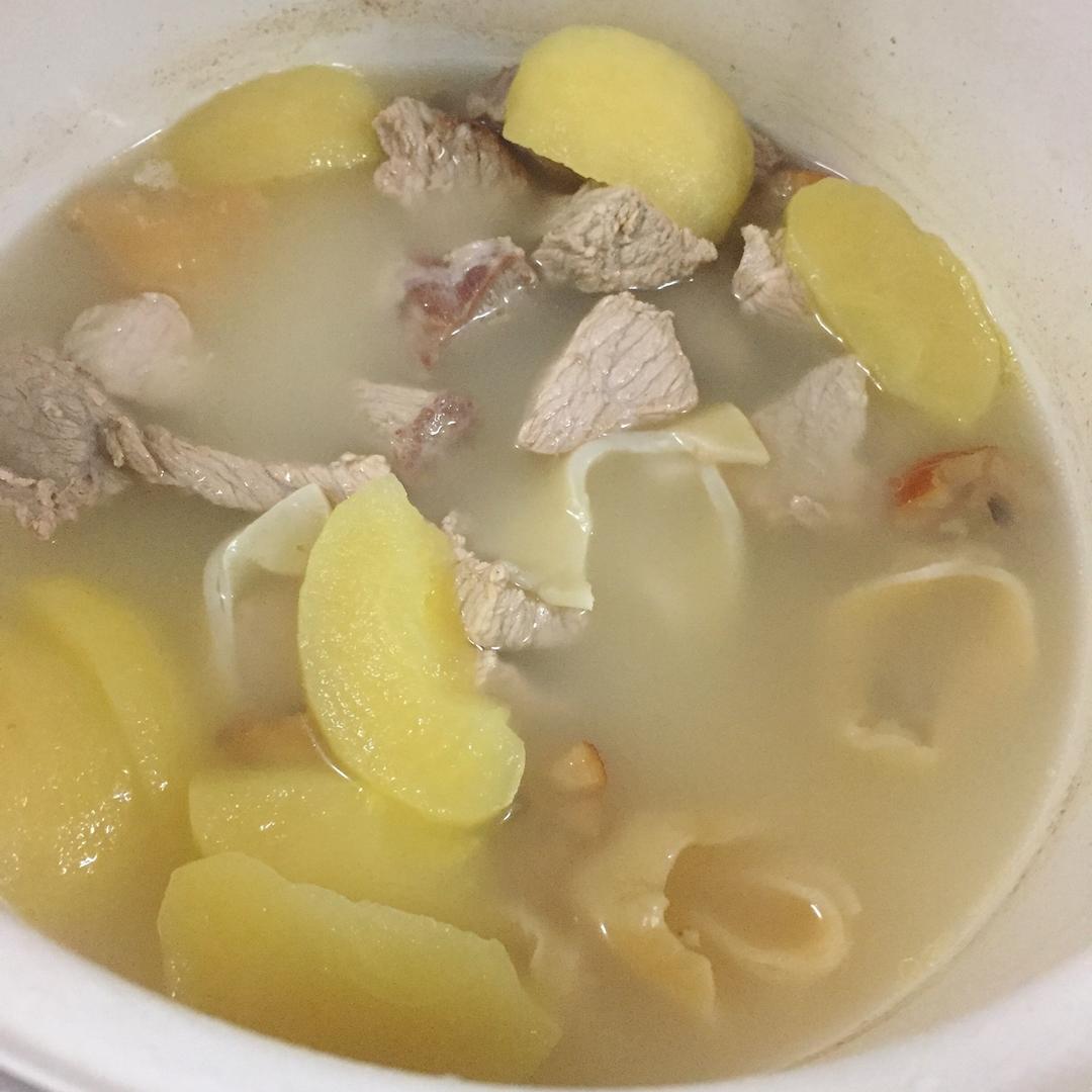 花胶瘦肉苹果汤