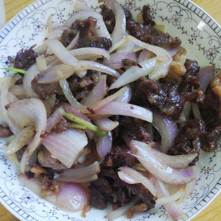 洋葱炒牛肉