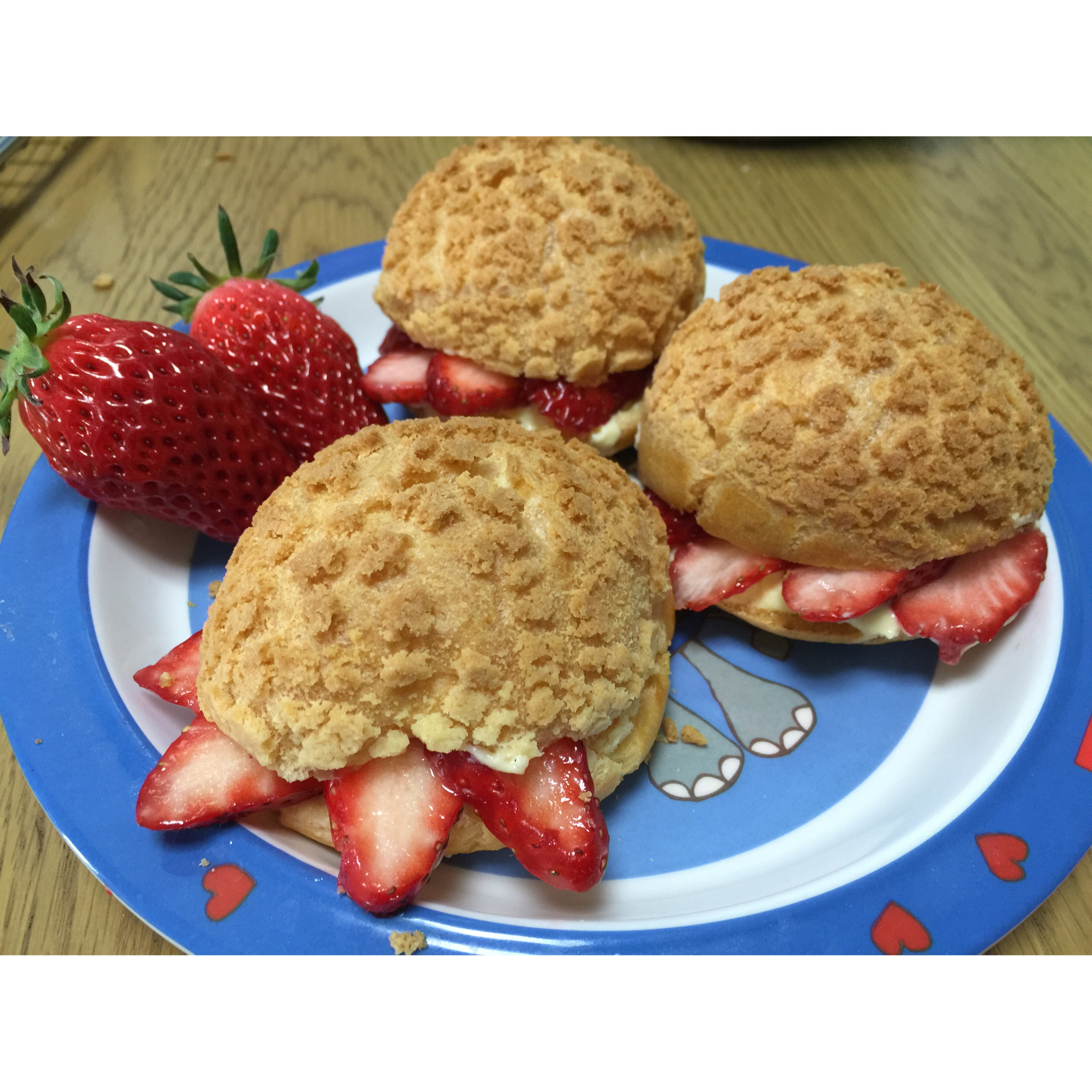 酥皮奶油泡芙--#皮黑森林#