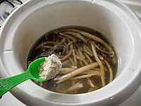 茶树菇炖鸡脚汤的做法 步骤7