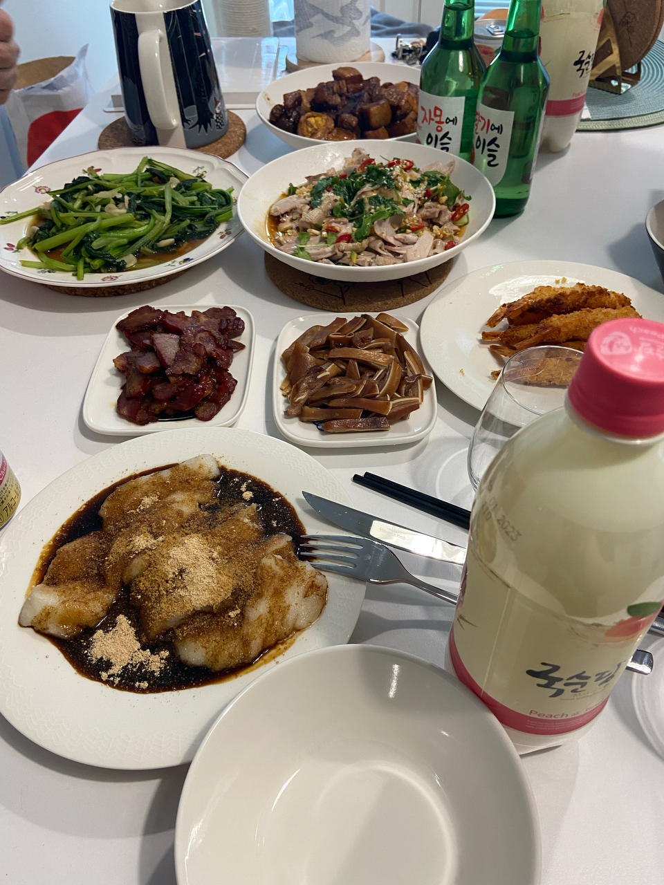 吃着碗里望着锅里的红烧肉