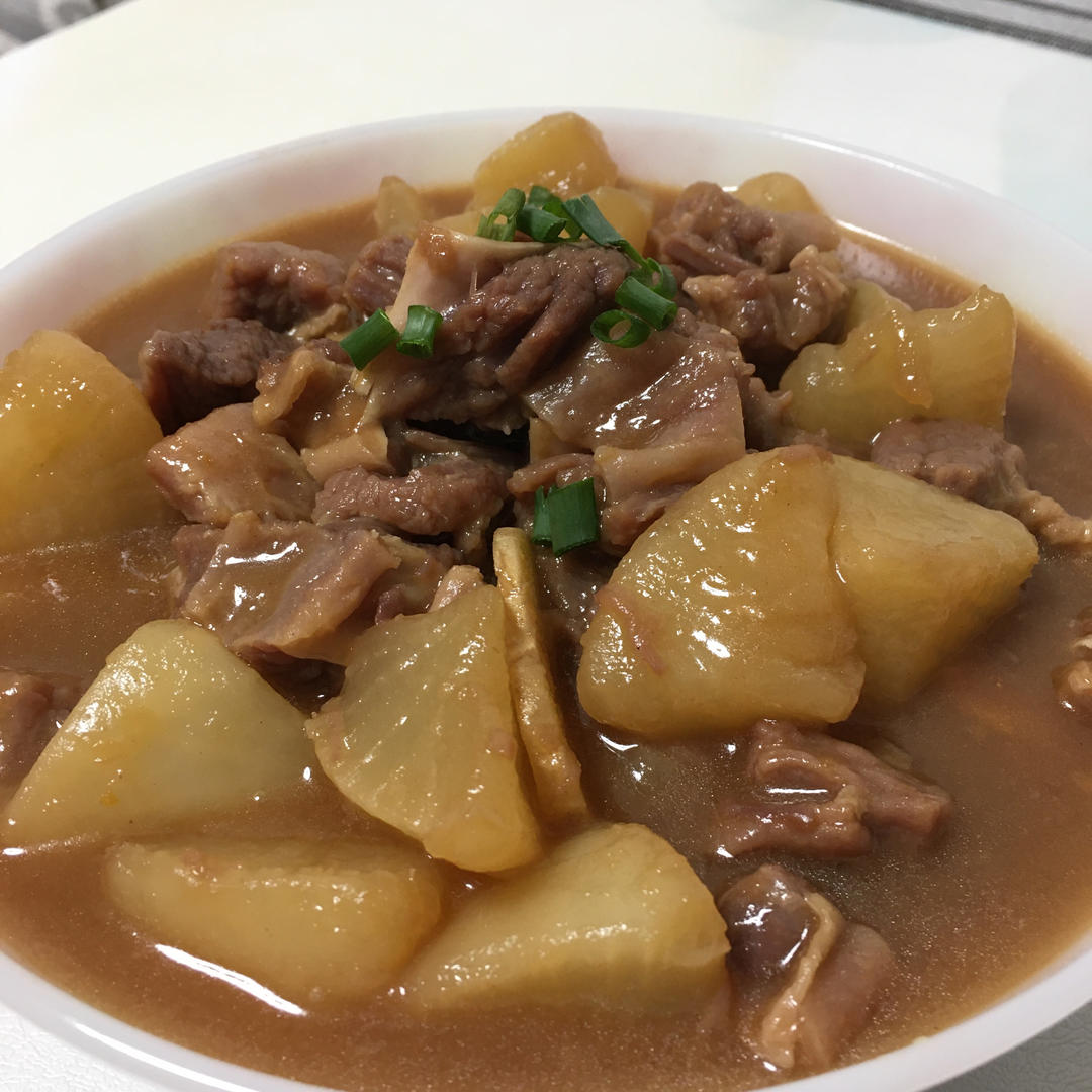 牛腩炖萝卜
