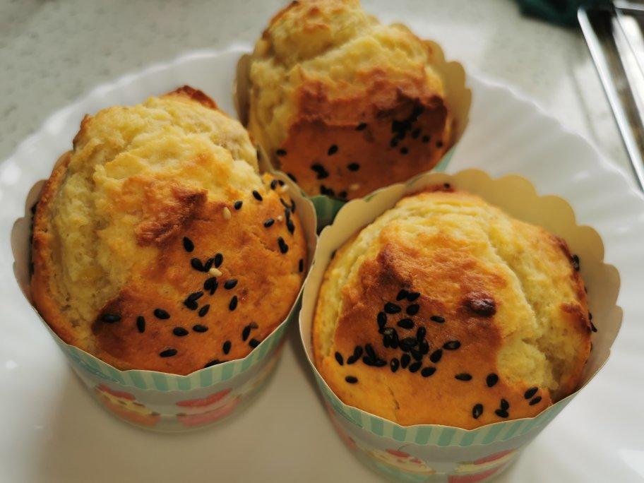 只需搅拌入烤箱的香蕉麦芬