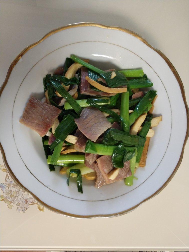 大蒜炒腊肉