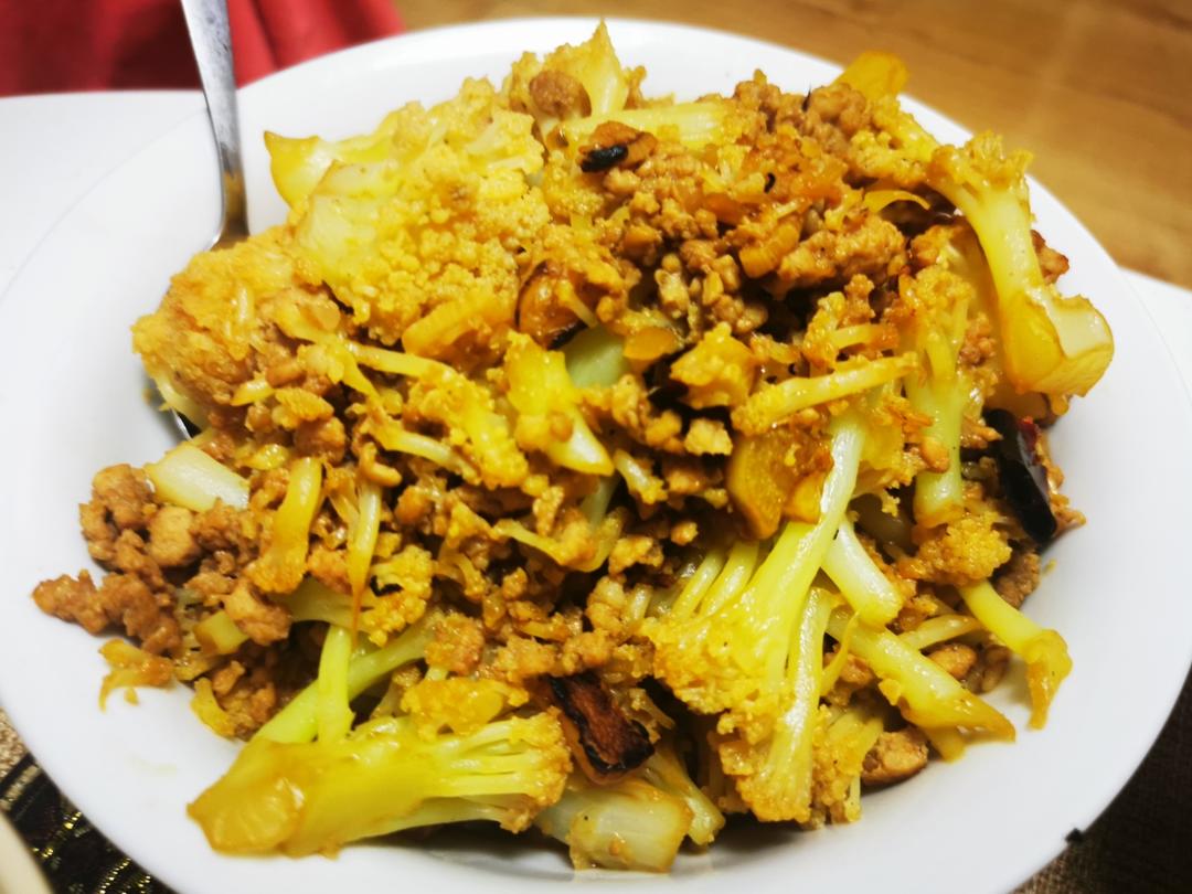 干煸菜花（花菜炒肉）