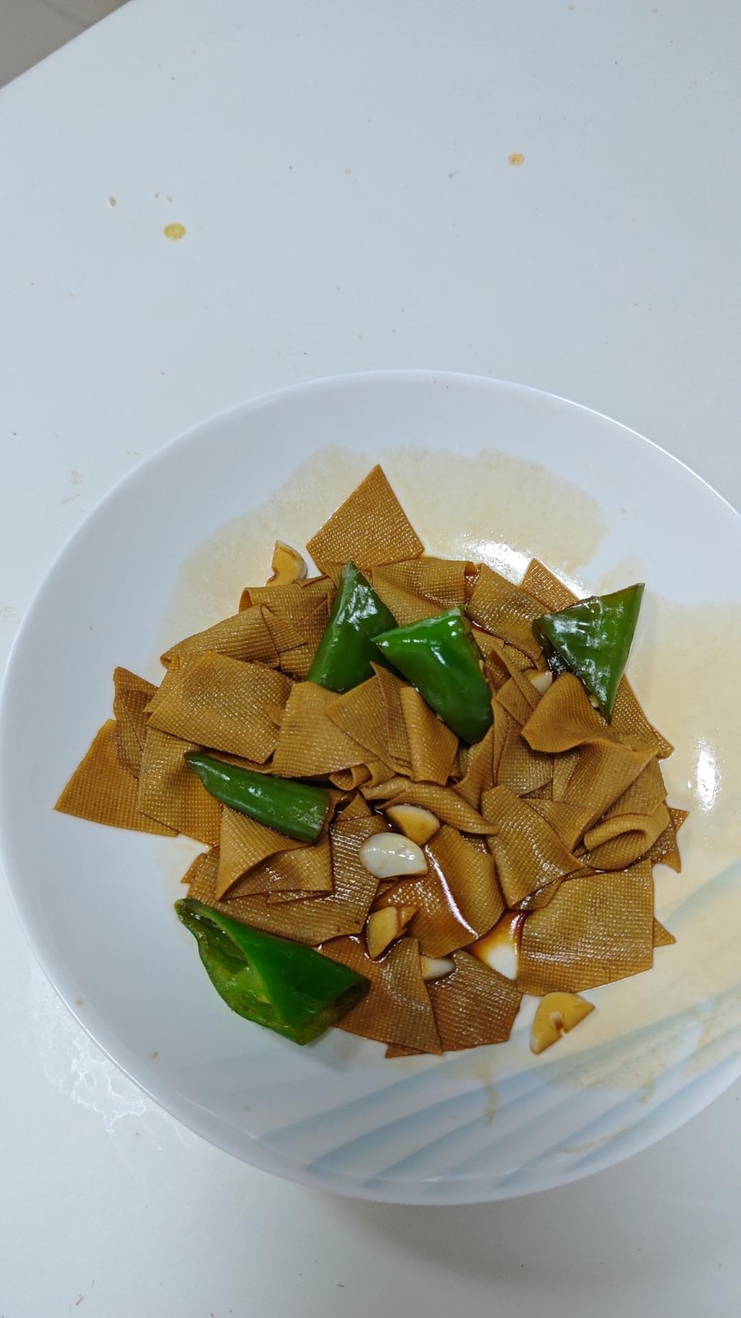 不用厨艺的尖椒干豆腐