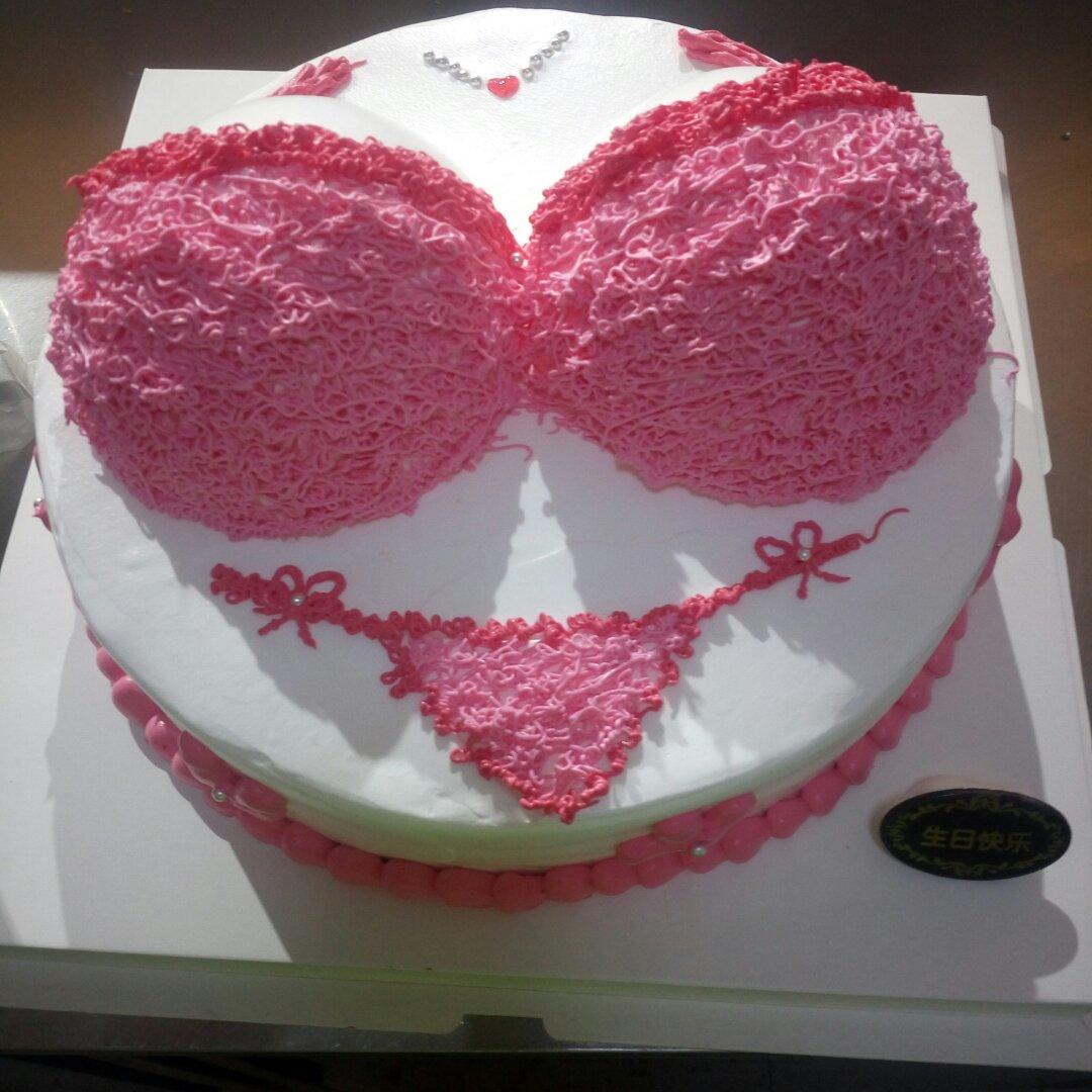 遇见2凡做的又一个内衣蛋糕