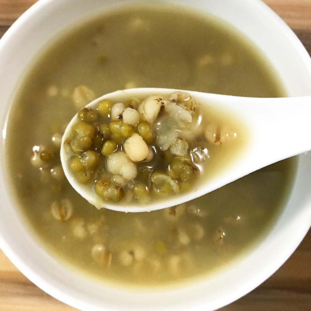 小杯秋做的绿豆薏仁汤