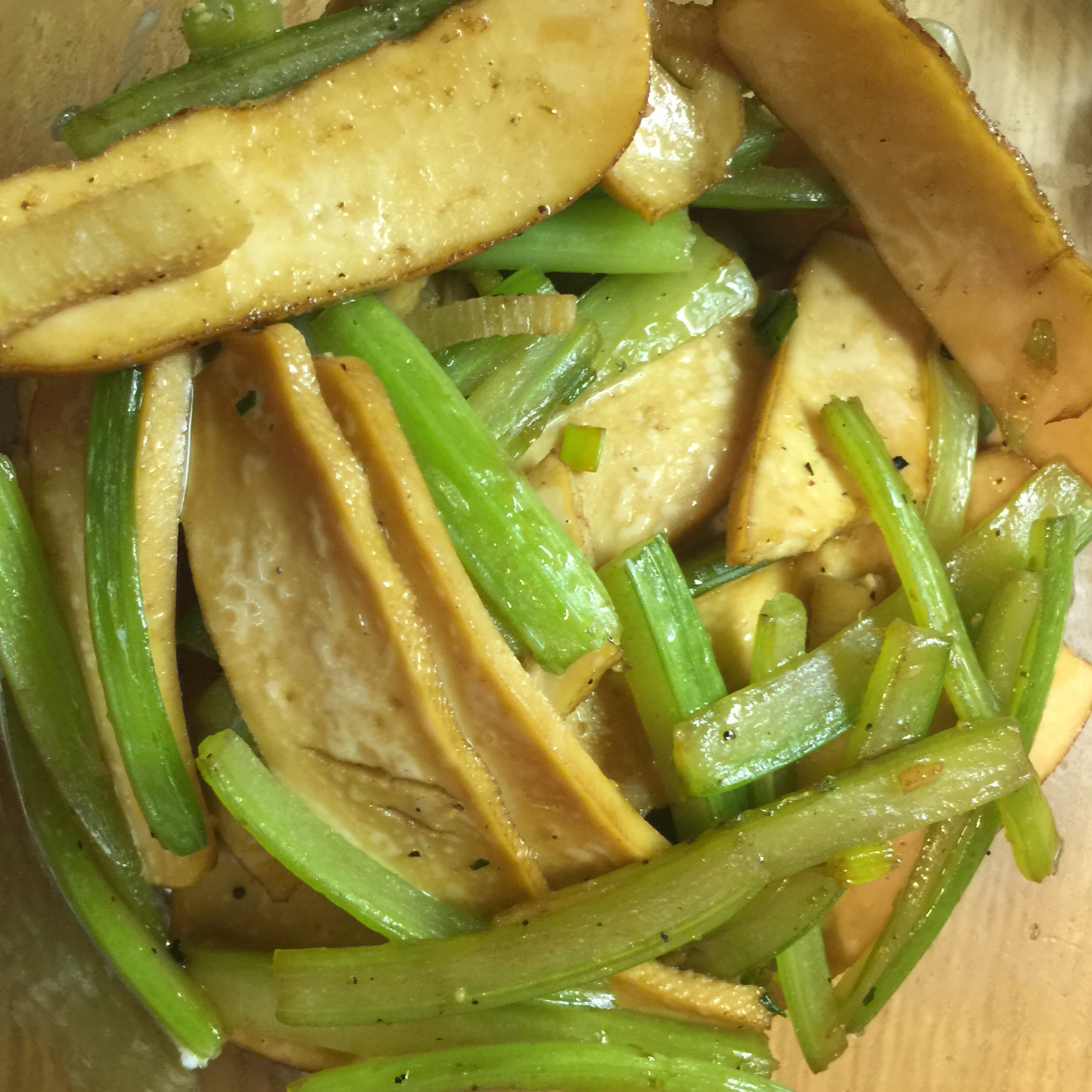芹菜炒香干