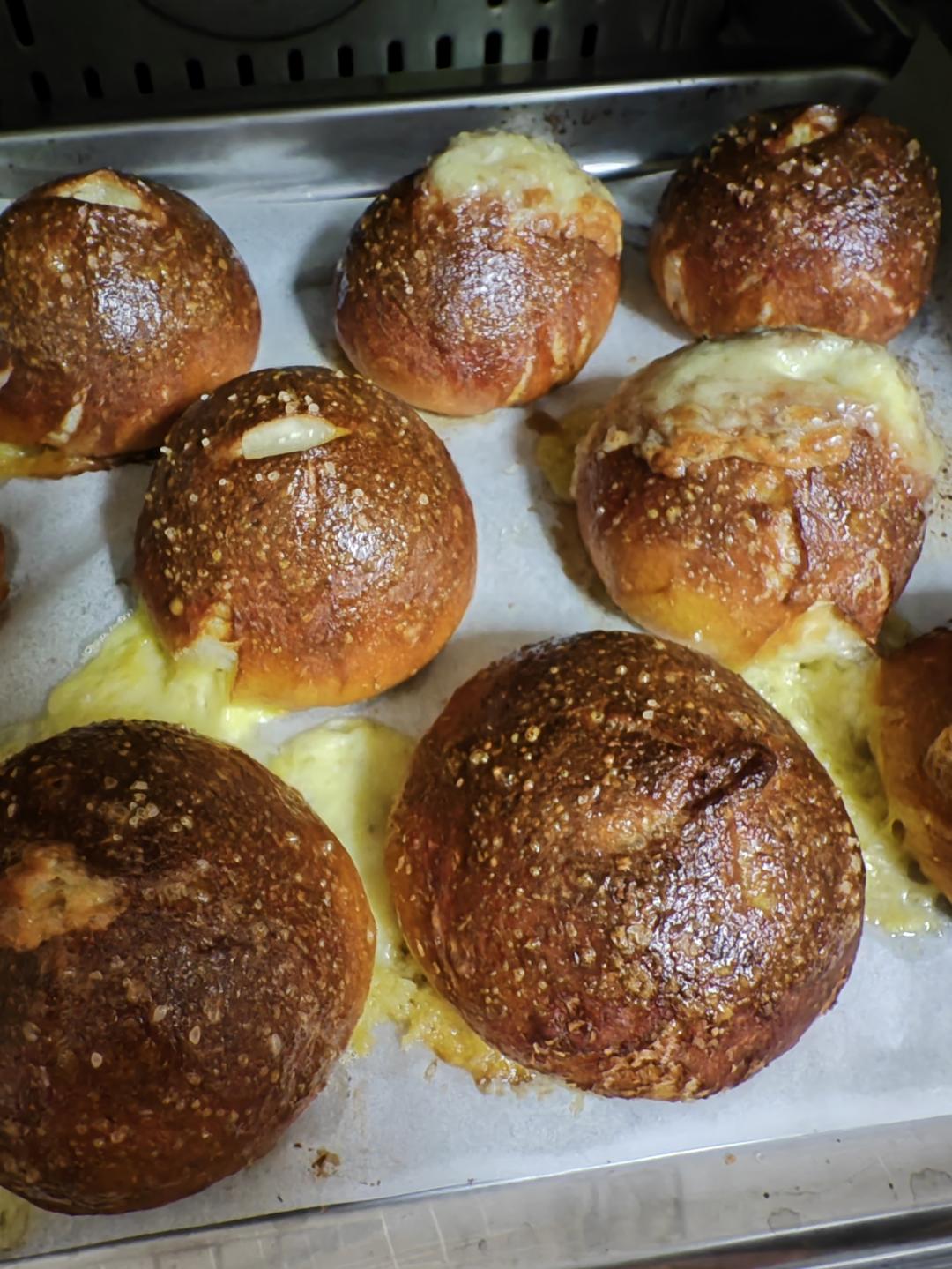 『小苏打版』德国碱水面包：碱水热狗+十字餐包