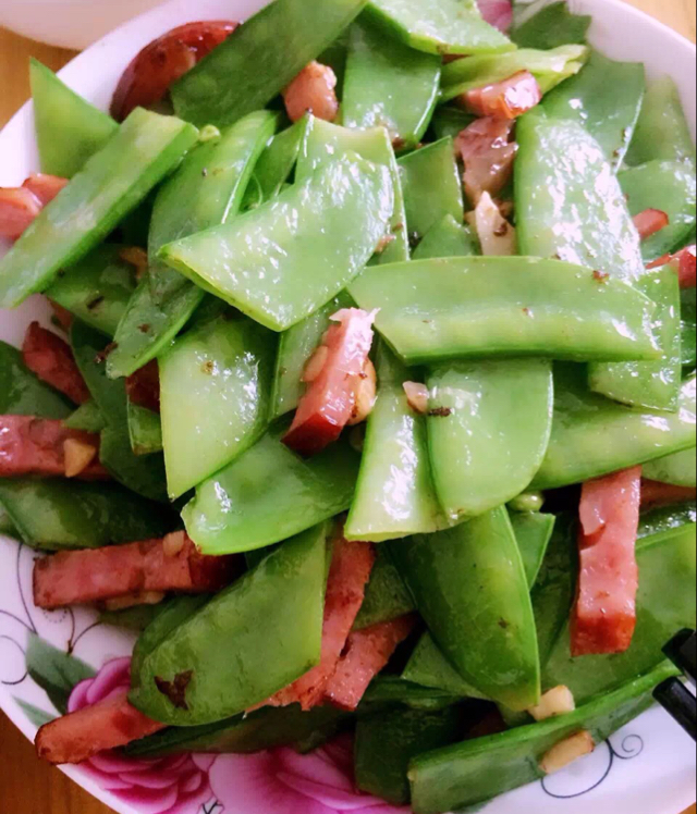 荷兰豆炒腊肠