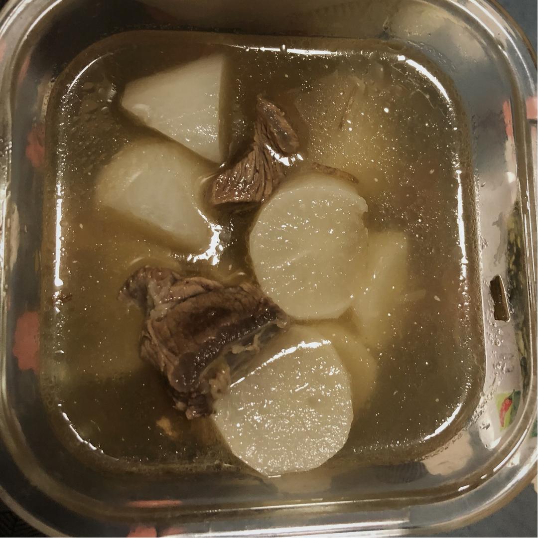 牛肉炖萝卜