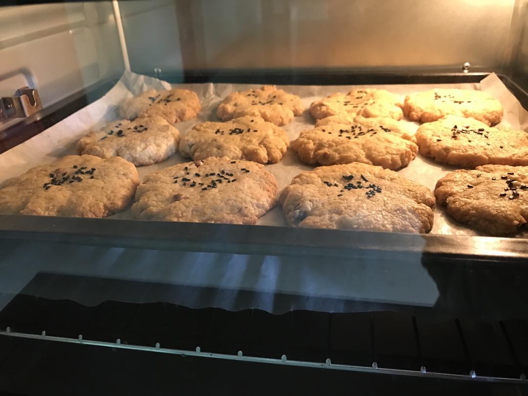 轻轻一按就碎掉的原味桃酥（不输猪油版）