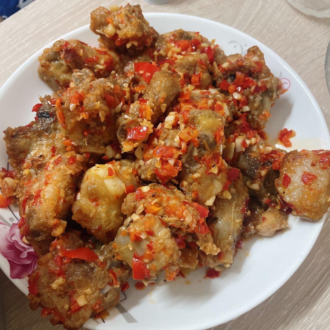 完美复刻中餐厅38块钱一份的椒盐排骨，骨香肉烂，好吃到吮手指