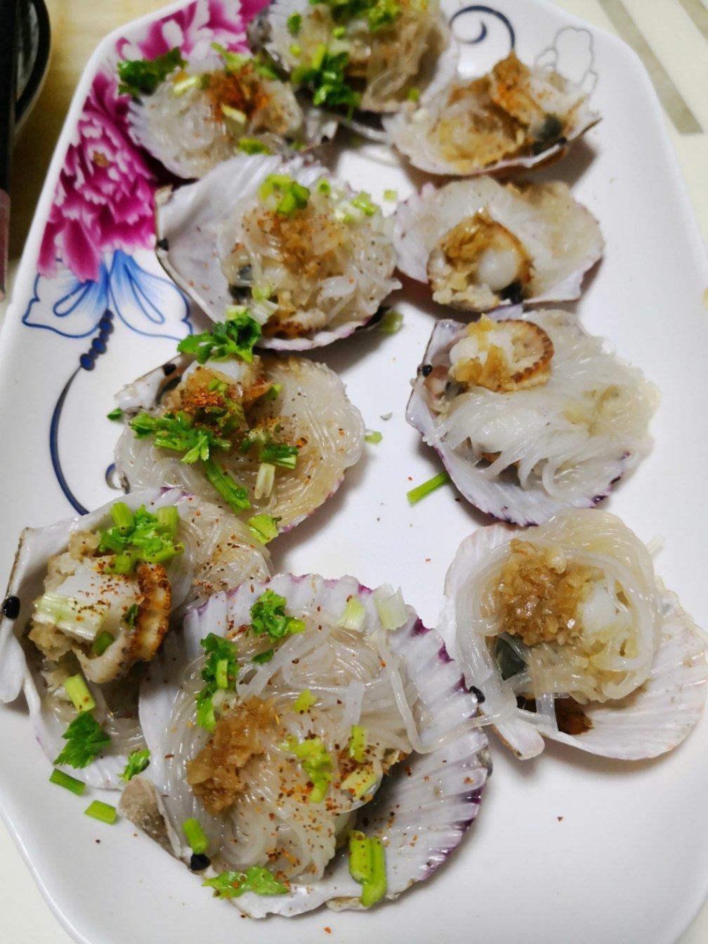 蒜蓉粉丝蒸扇贝（清晰图片步骤讲解）