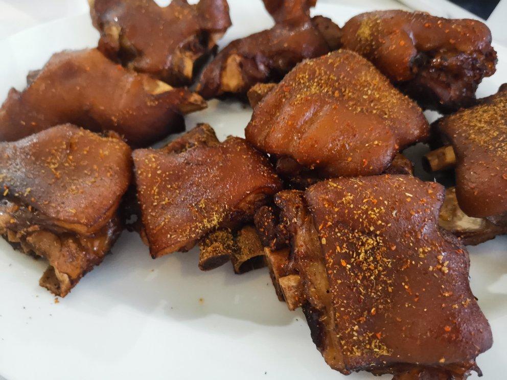 香酥烤猪蹄