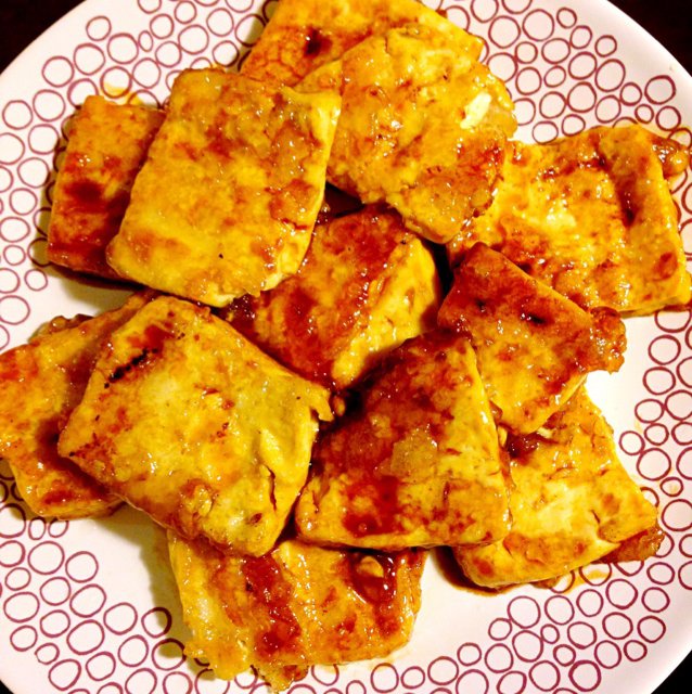 香喷喷的油煎豆腐