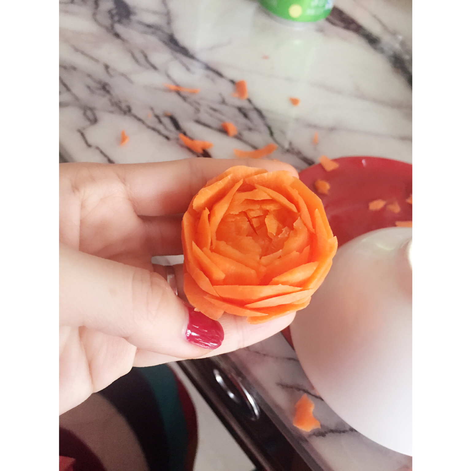 雕刻萝卜花让你的菜肴锦上添花