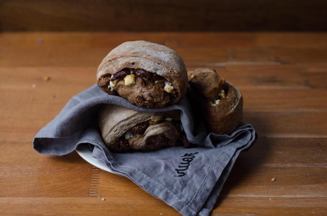 黑麦天然酵种无花果核桃山羊干酪卷（附干酵母版）