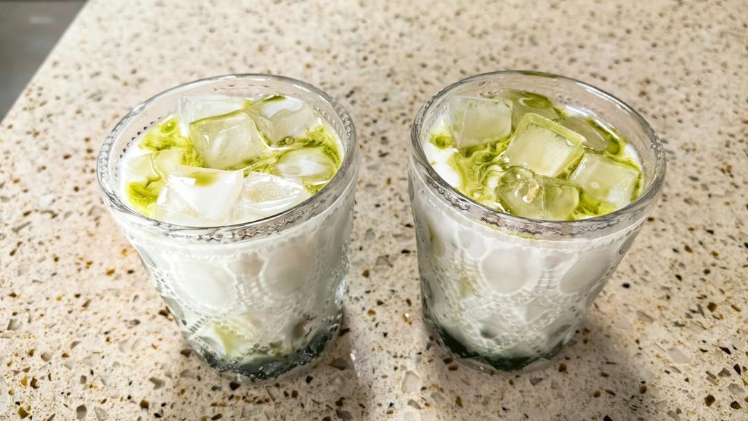 冰酿抹茶拿铁ICED MATCHA LATTE