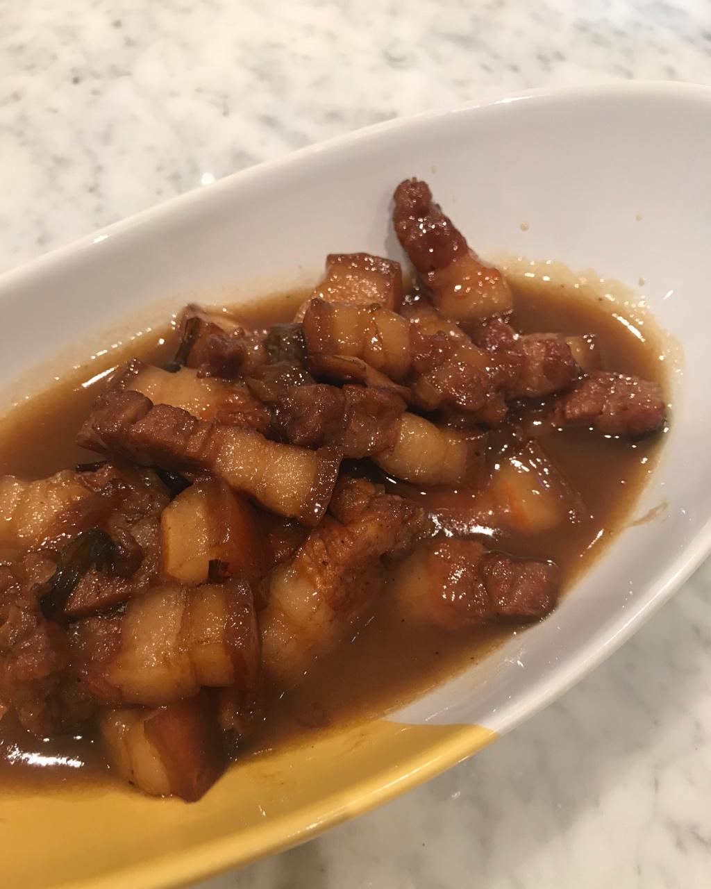 吃着碗里望着锅里的红烧肉