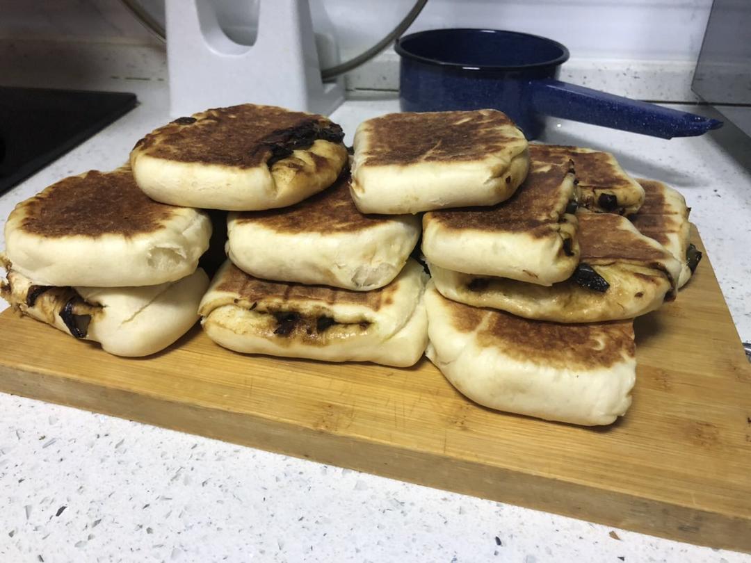 葱花 香肠发面饼