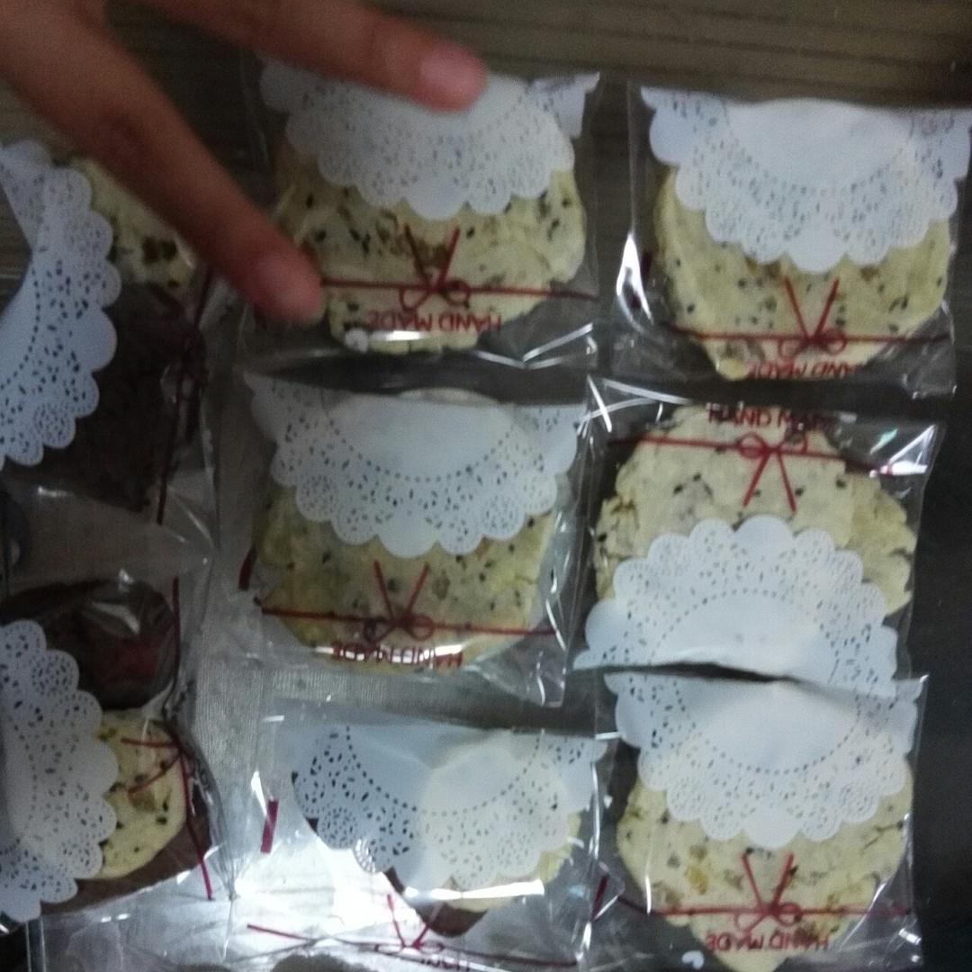 黑芝麻葡萄干饼干（低糖低油低卡）的做法