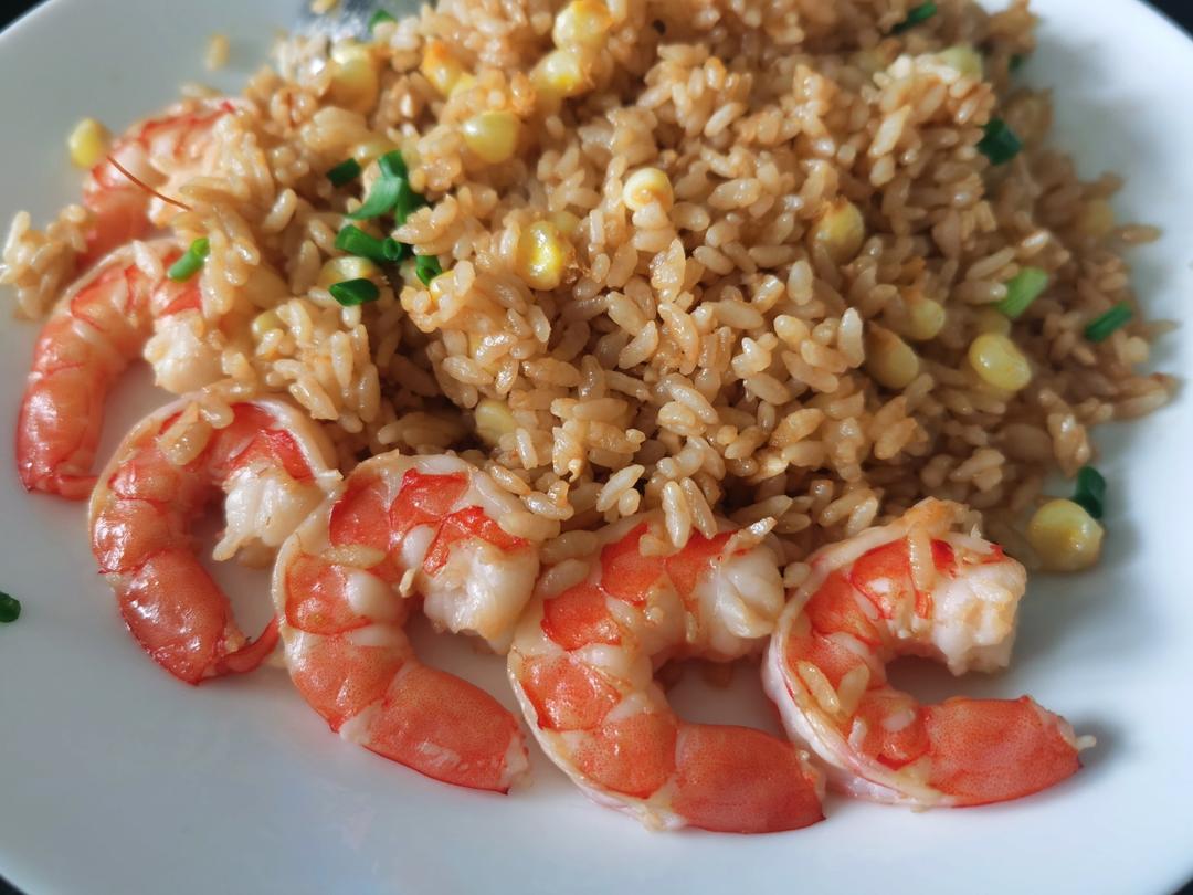 好吃到爆的虾油虾仁咸蛋炒饭