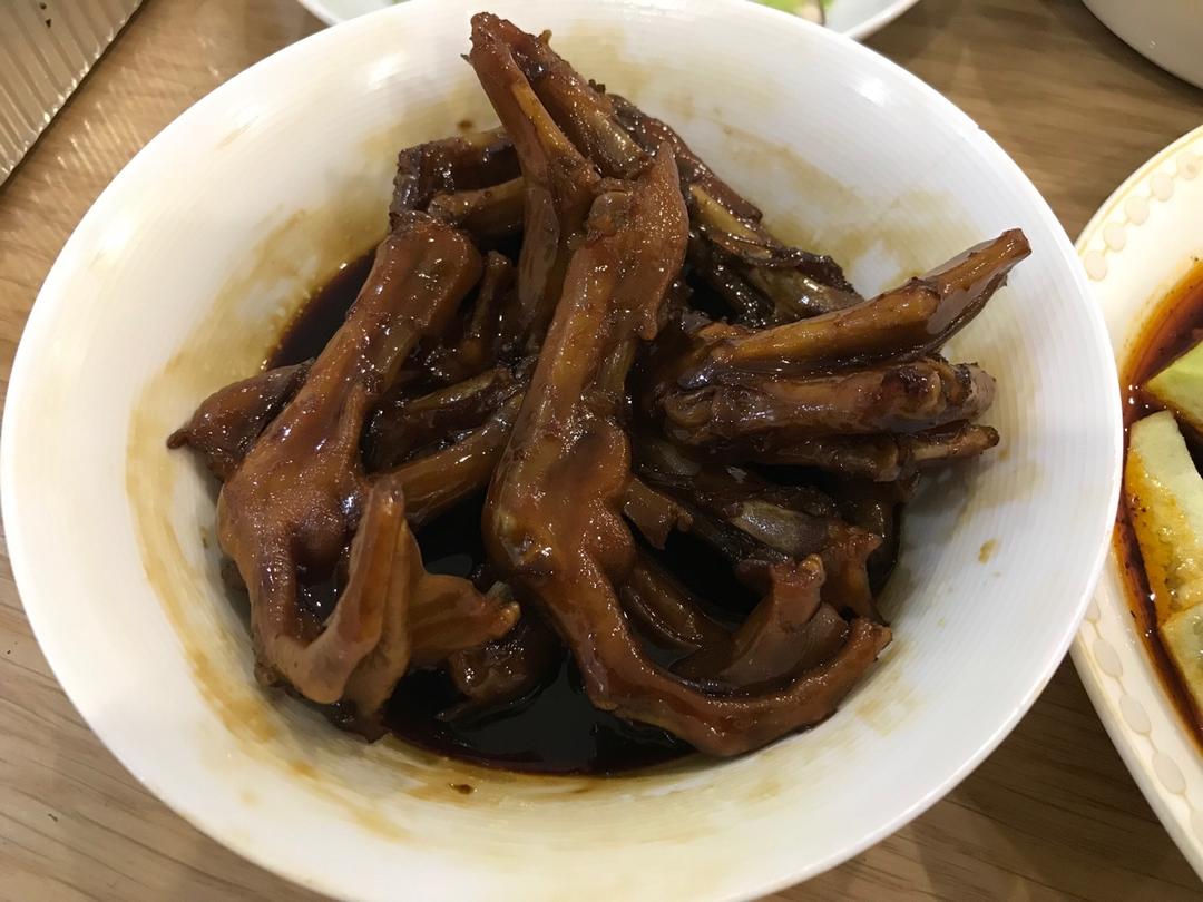 酱香鸭掌
