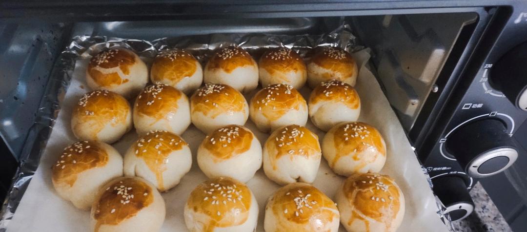 超简单 免揉 酥掉渣的蛋黄酥(超详细附全程视频)不破酥『万能酥皮』