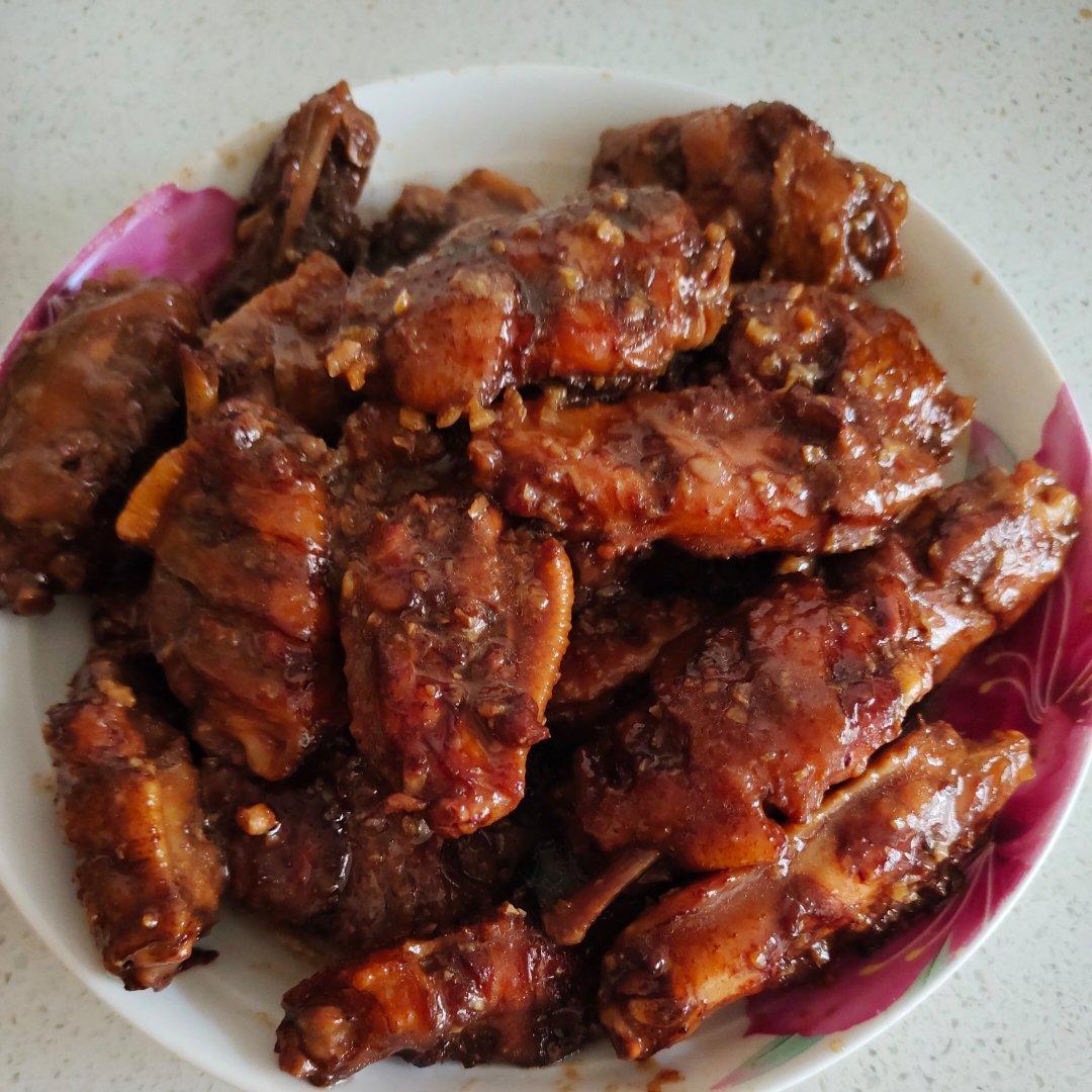 不要再可乐鸡翅了，求求你试试蒜香鸡翅吧，香味捅破天花板！