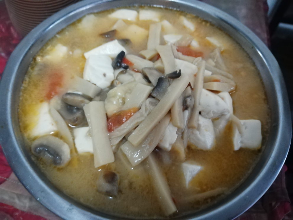 奶炖菌菇汤的做法
