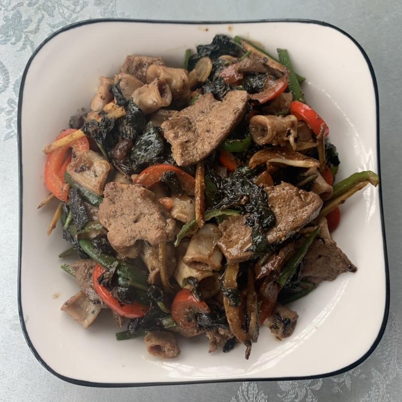 爆炒粉肠猪肝紫苏的做法