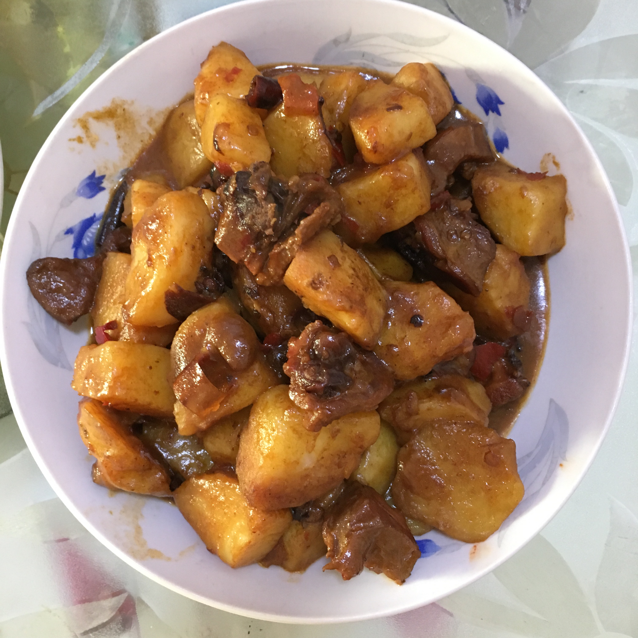 迷失于仙境的alice做的土豆炖腊鸡