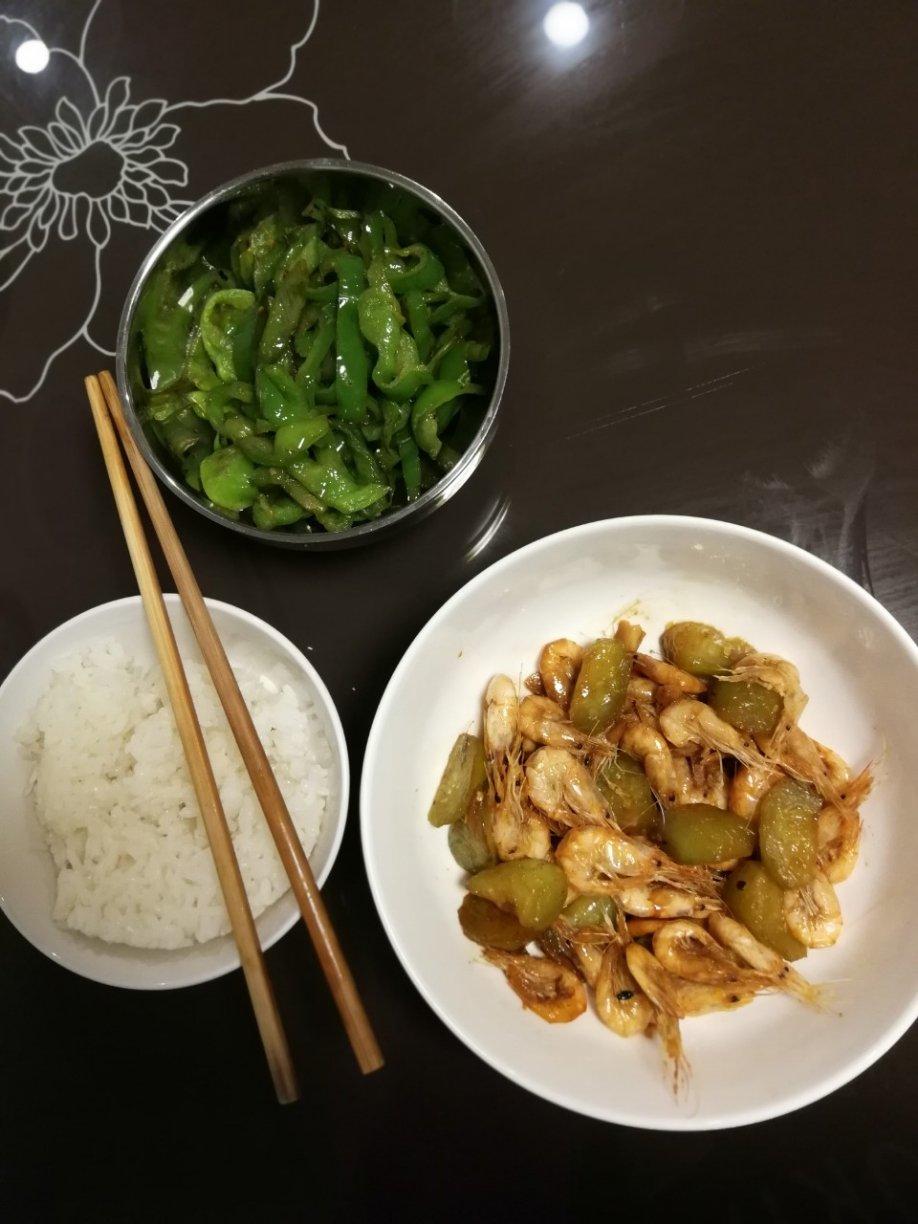 老黄瓜炒河虾
