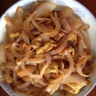 超快的洋葱炒蛋