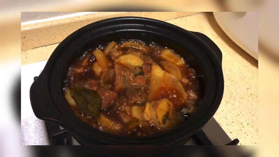 焖烧萝卜牛腩，软烂鲜香，好吃又下饭