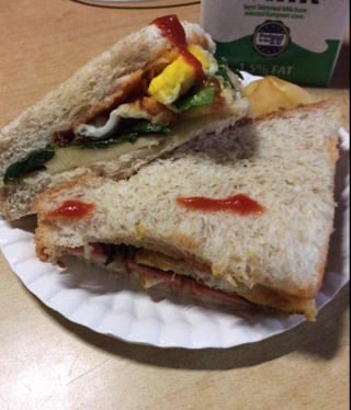 鸡蛋三明治