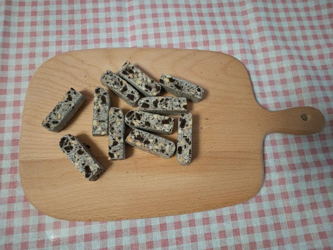 简单好做的奥利奥牛轧糖~~~好吃的不得了！！！