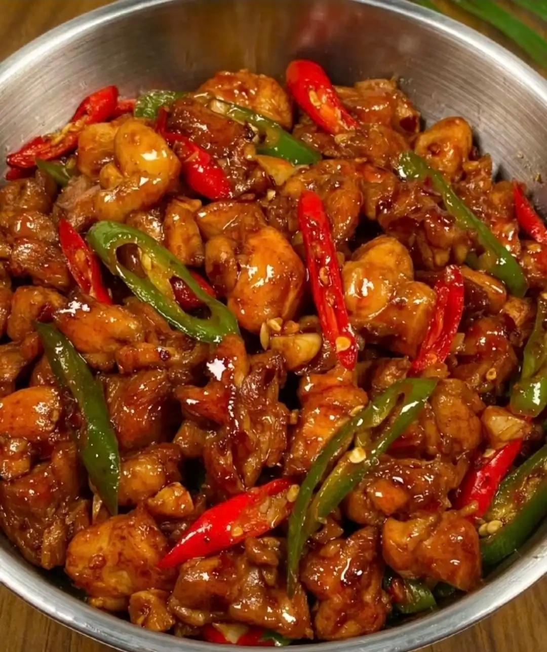 双椒鸡腿肉的做法