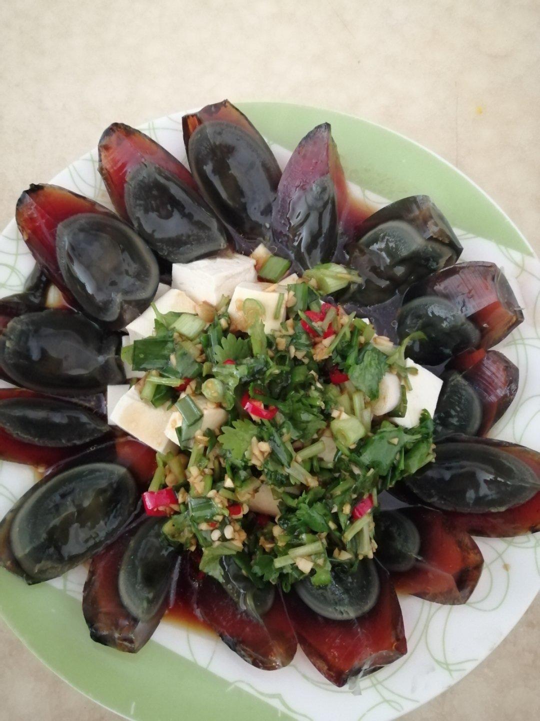 皮蛋拌豆腐