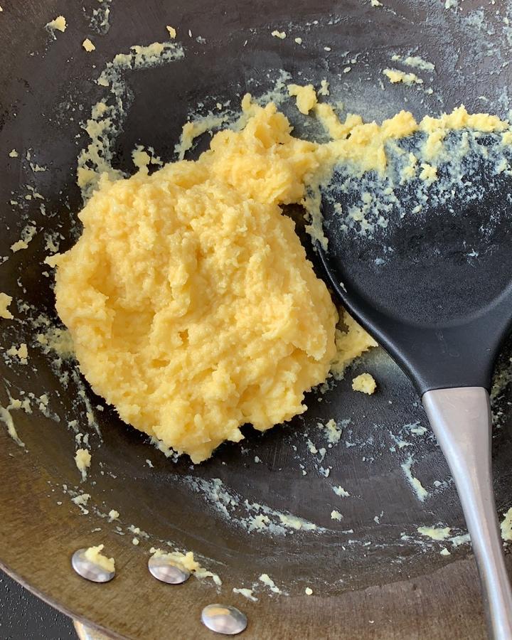 松软香甜的奶黄包，很快就可以搞定。