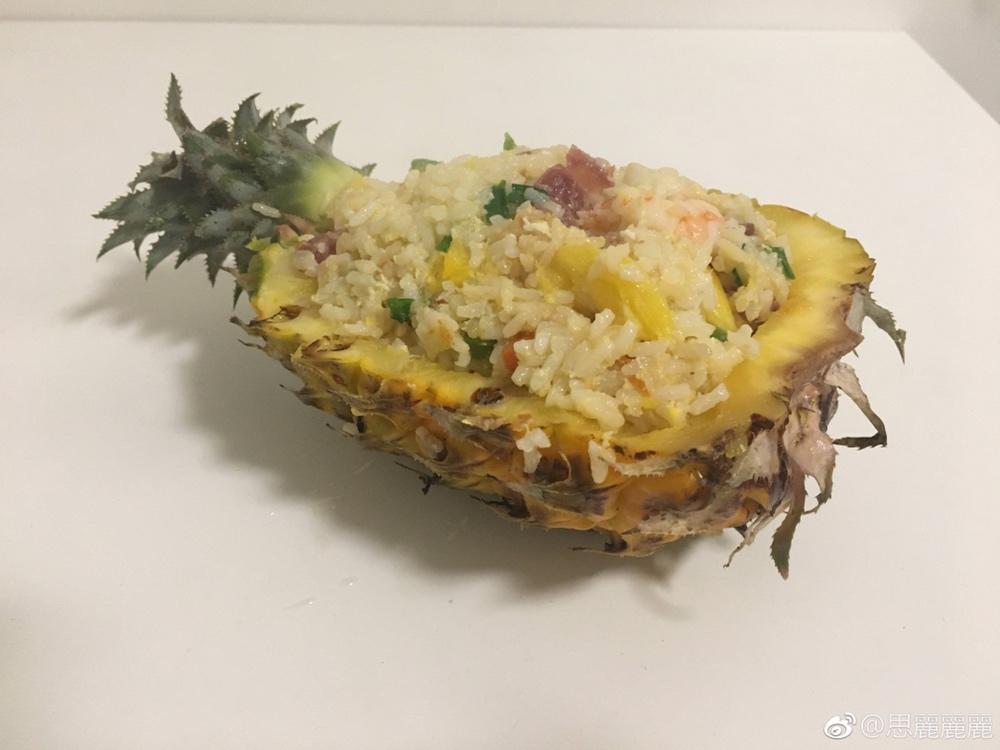 虾仁菠萝炒饭