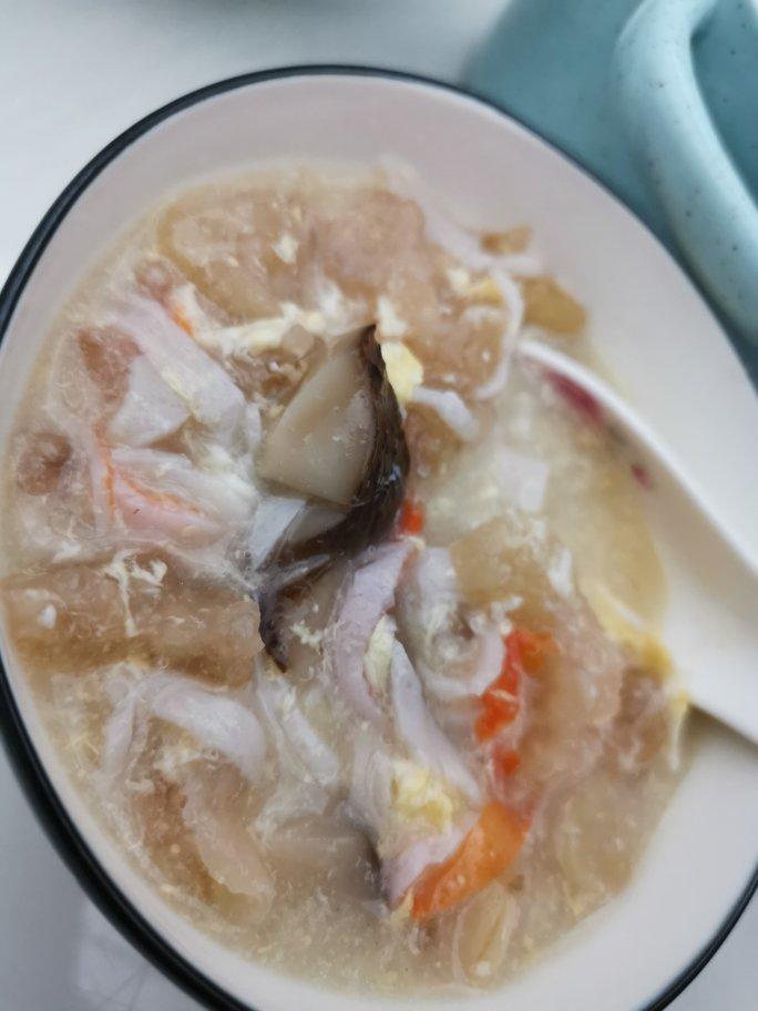 鱼肚海鲜羹
