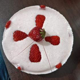 6寸草莓慕斯蛋糕