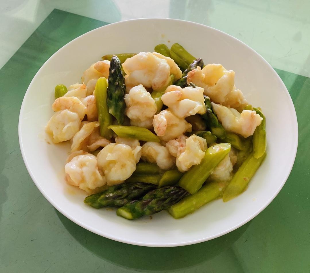 食之趣味做的橙汁芦笋虾仁(转自"淘最厨房")